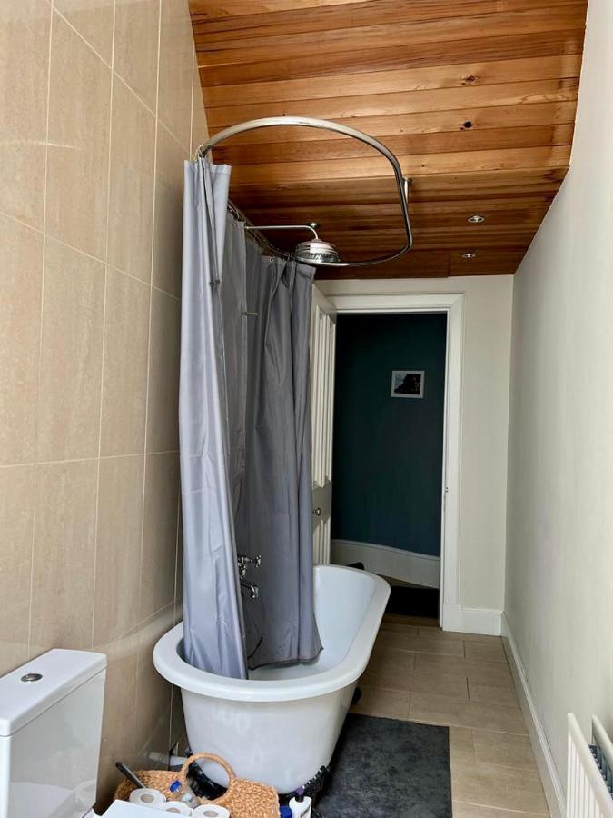 Beautiful Double Room In Idyllic West End Townhouse غلاسغو المظهر الخارجي الصورة